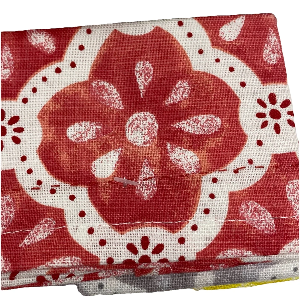 (2) Pioneer Woman Cloth Napkins 4 ea ‘Washy Trellis’20x20" Red Gray Yellow Blue - Image 4 of 4