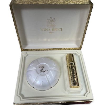 VINTAGE Nina Ricci L Air Du Temps Perfume Gift Set  .5oz EDP & Dusting Powder