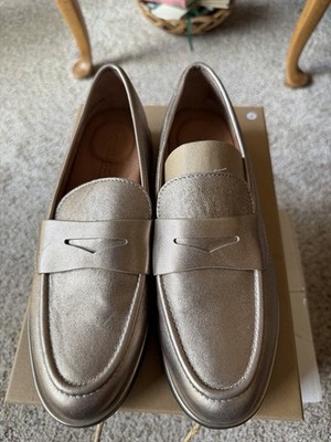 Gentle Souls by Kenneth Cole Women s Gold Leather Slip-On Loafer Flat US 7.5 M