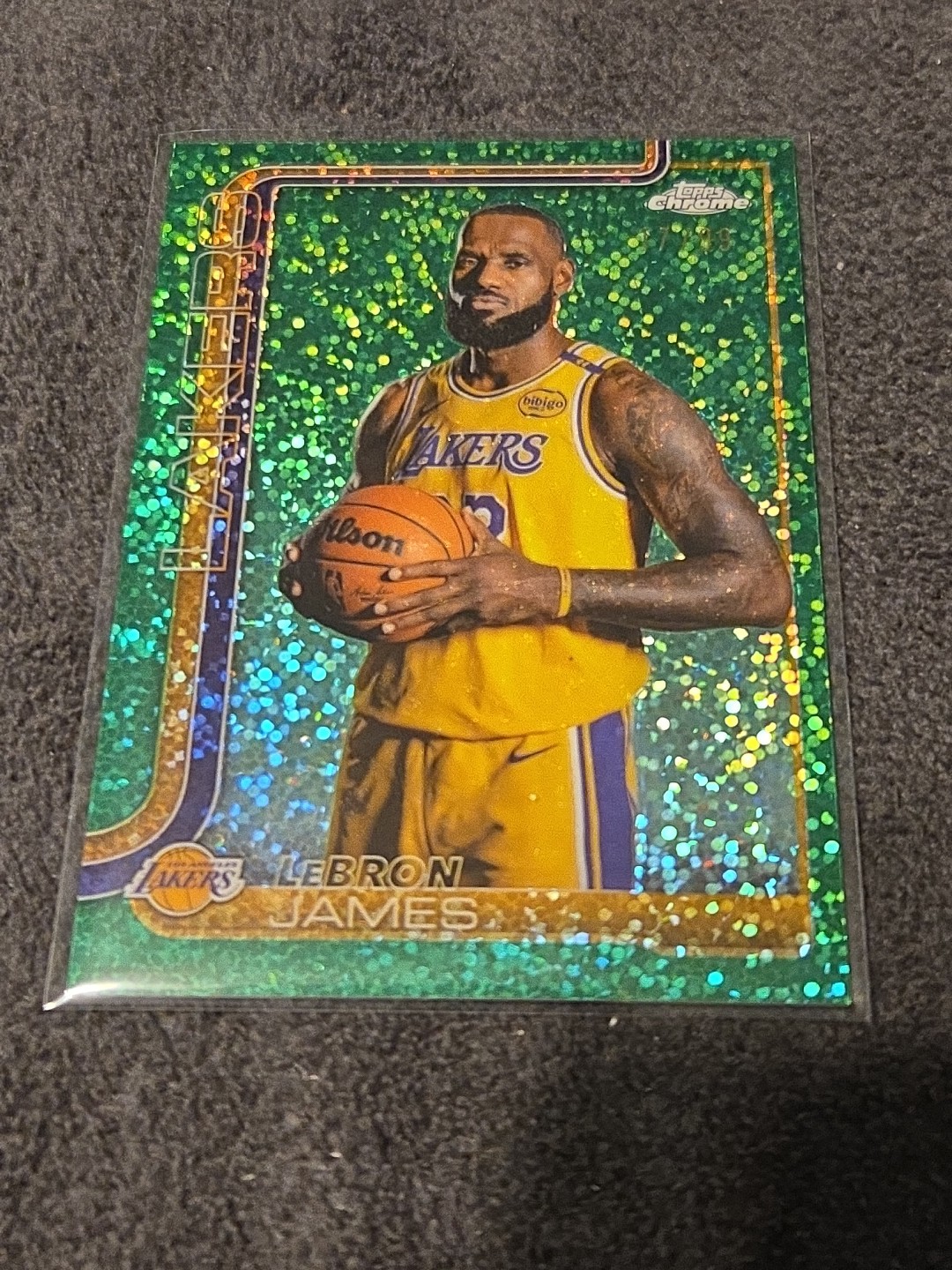 2025-26 Topps Chrome LeBron James Image Variation Green Refractor SSP #17/99