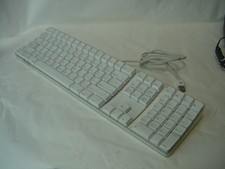 GENUINE APPLE KEYBOARD A1048