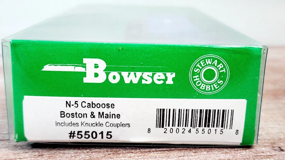 Boston & Maine RR NE-5 Center Cupola caboose C24 Bowser 55015 Owner Built HO - Image 2 of 4