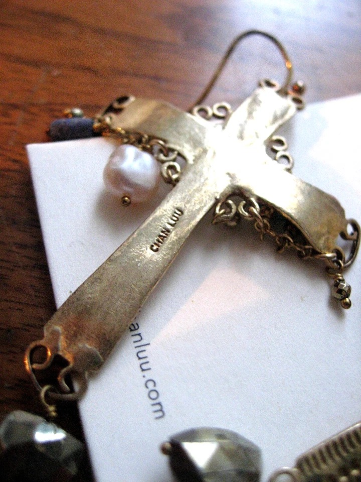 Pendientes Chan Luu Cruz Oro Perla Mezcla Turquesa Corazón Ornamentado 18Kt Vermeil Nuevos con Etiquetas Foto 2 de 4