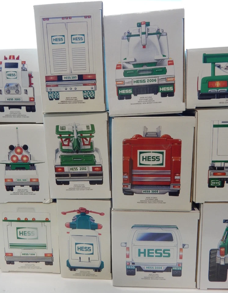 Nunca Exhibidos 15 Camiones Hess Años 1995-2009 Todos Comprados en Gasolinera Hess Foto 3 de 4