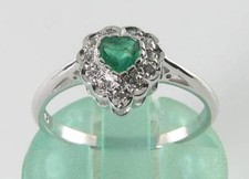 9k 9CT WHITE GOLD EMERALD DIAMOND ART DECO INS HEART HALO RING FREE RESIZE