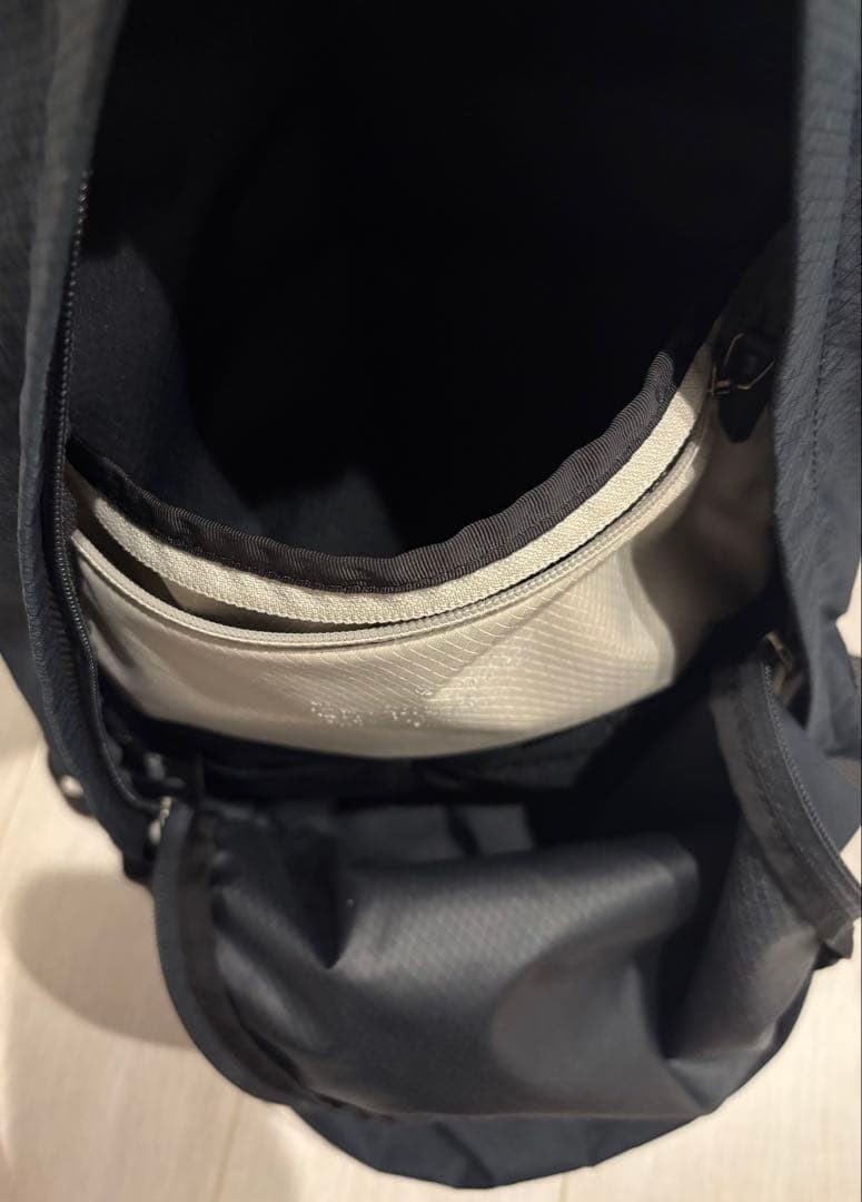 Bellroy Lite 20L Backpack Lightweight Efficient N… - image 5