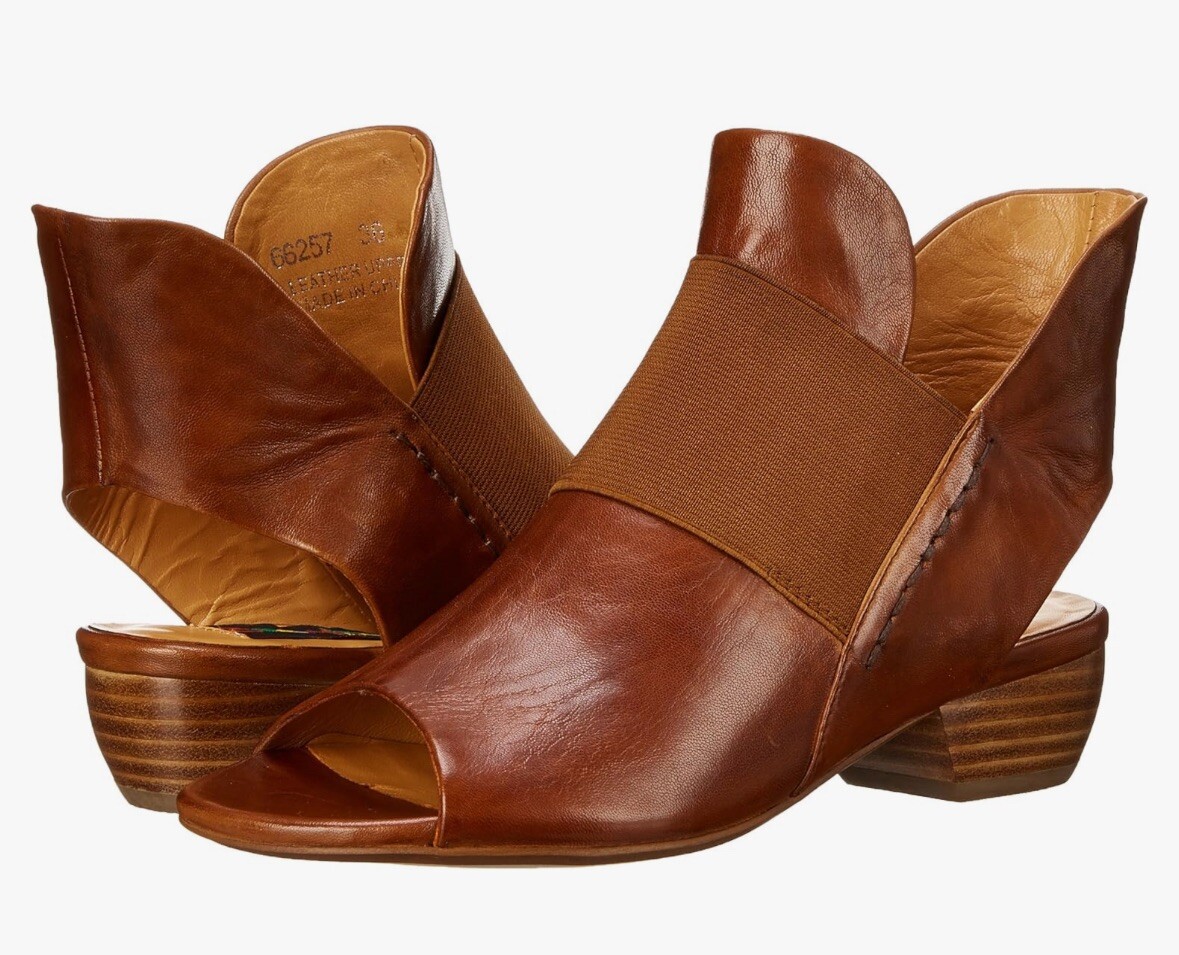 TA moです Everybody by BZ Moda Brown leather open toes sandals stacked heal