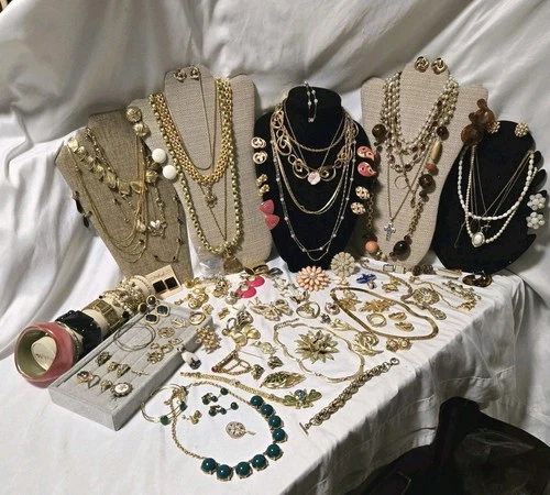 Vtg Lot 135 Pc Trifari Monet Brooches Earrings Coro Signed Unsign All GOLD TONE