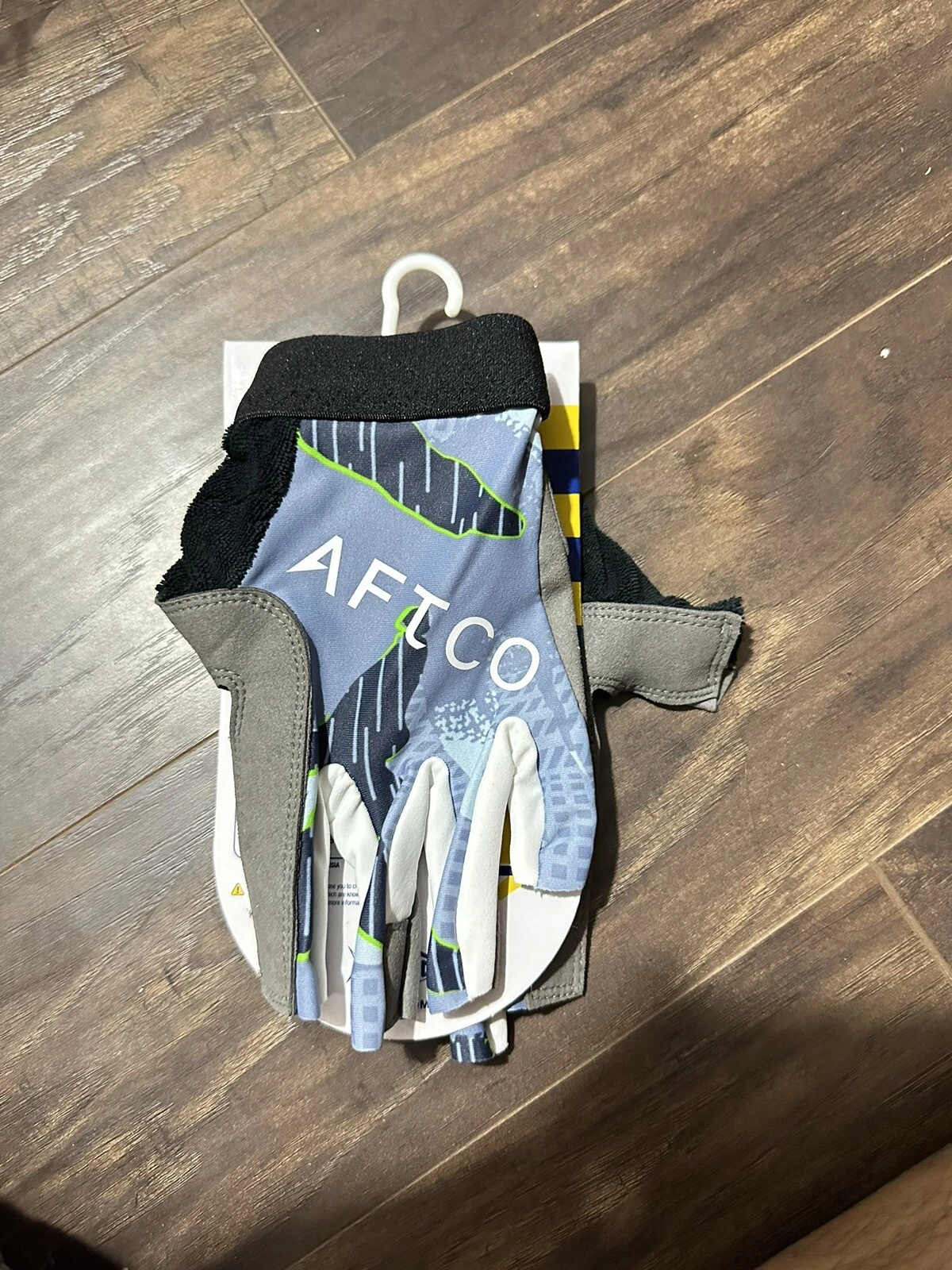 AFTCO Solmar Sun Gloves Fishing Glove. One Pair. SIZE M
Opens in a new window or tab
