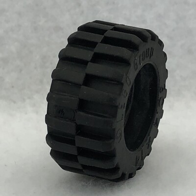 LEGO 92402 Black Tire 30.4 x 14 Offset Tread - Band Around Center