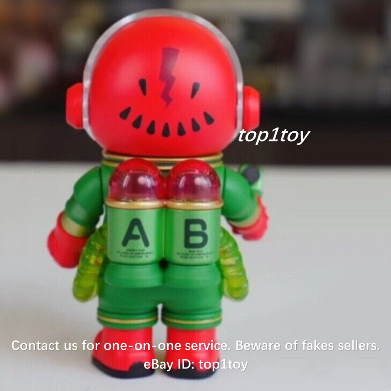 POP MART x KENNYSWORK Mega Collection 100% Space Molly 1