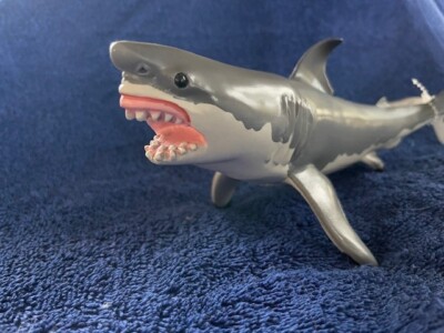 TOY GREAT WHITE SHARK by Safari Ltd;toy/sharks/NEW with tags