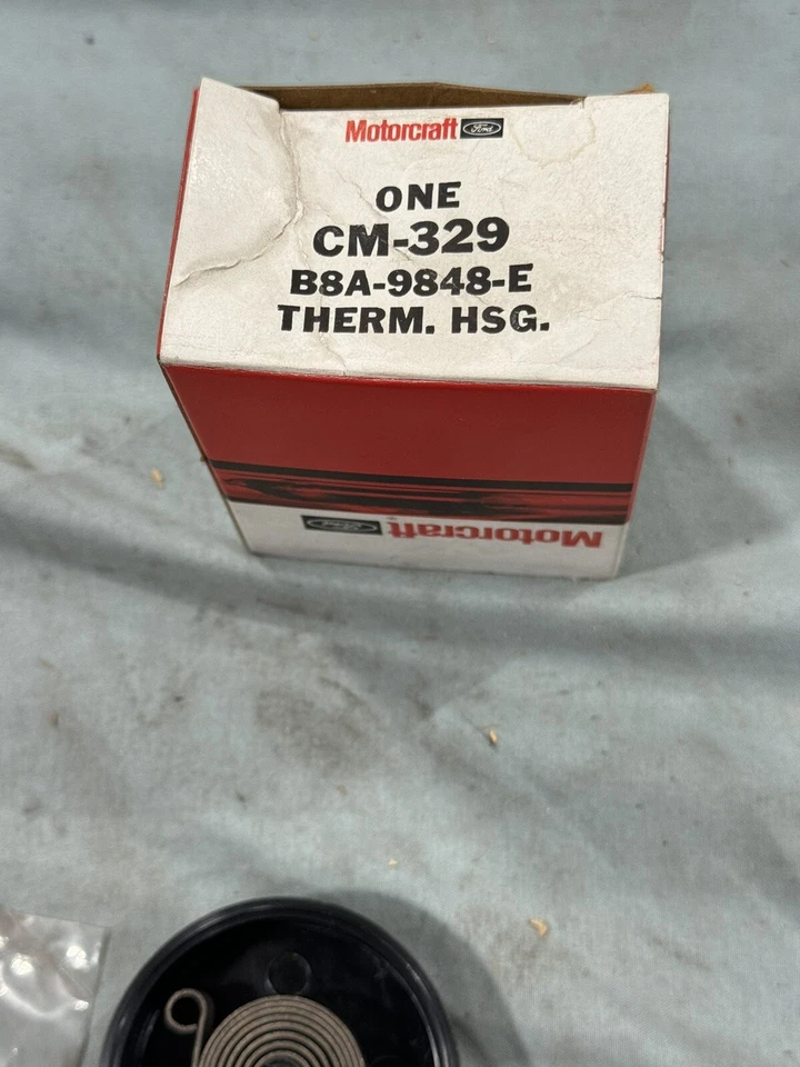 Ford thunderbird Automatic Choke Thermostat Housing B8A-9848-E  CM-329 1958 NOS - Image 3 of 3