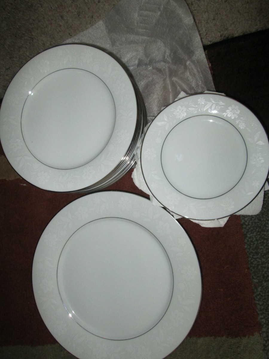17 PC Noritake RANIER 6909 Flower Dinner Plates Salad Bread Dishes