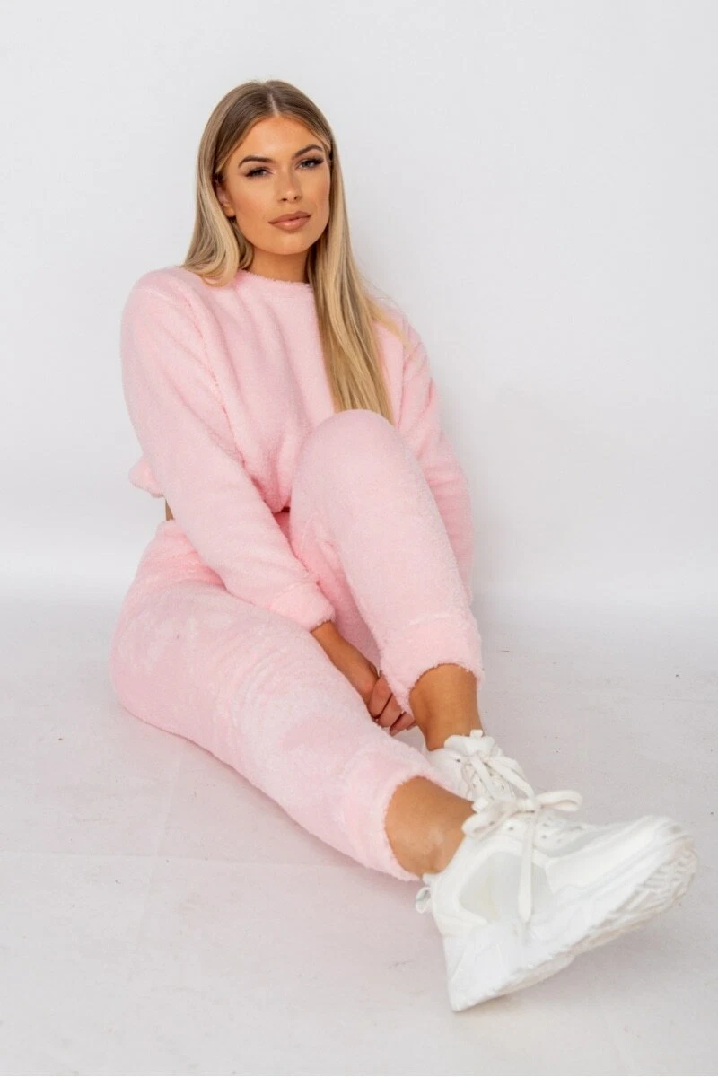 Pink hotsell jogging outfits