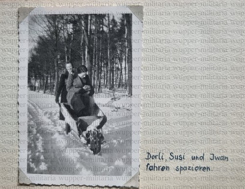 RAD Lager Isenhagen Hankensbüttel Schubkarre Frauen A041-18