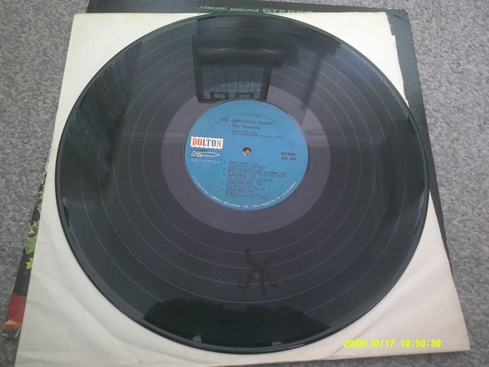 THE VENTURES The Christmas Album 1965  stereo DOLTON  USA  superb EX+ - Image 3 of 4