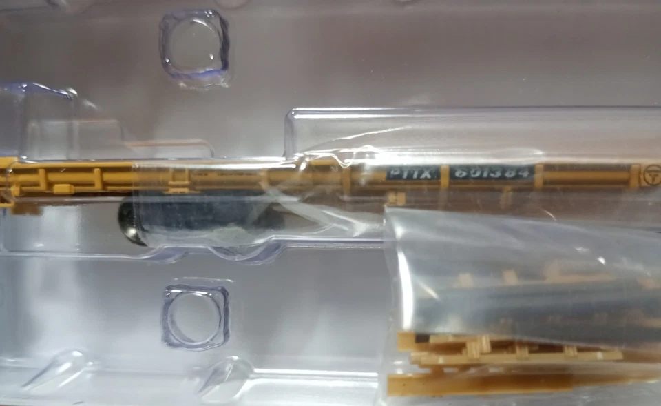 BLMA - N Scale - Lot of 4 - TTX F89-J PTTX Flatcar - TTX - New w/ Pipe Loads - Image 4 of 4