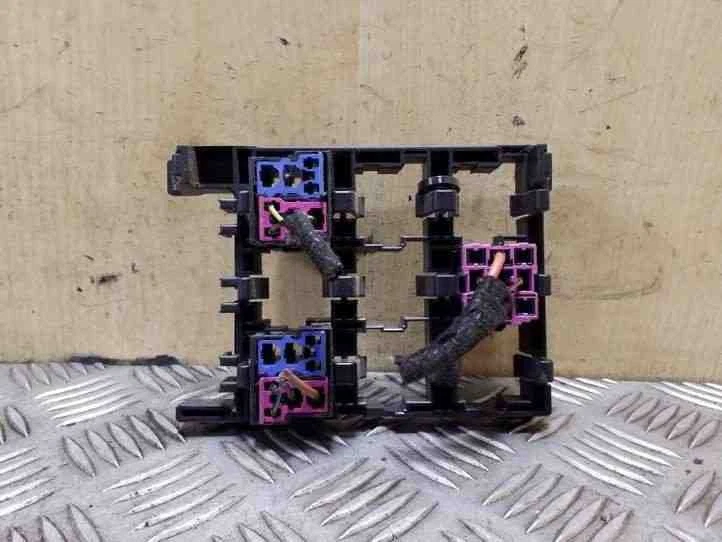 Cassetta fusibili VW CADDY II Variant 9K9B 1T1937503A 2.0 Diesel 47kw 26158420 - Immagine 3 di 4