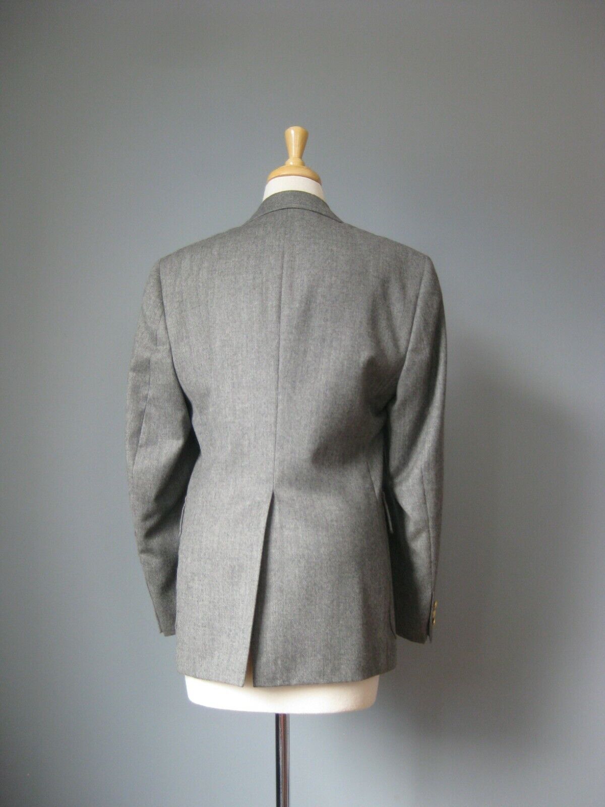 Vintage Mens Wool Blazer Gray w gold buttons - image 4