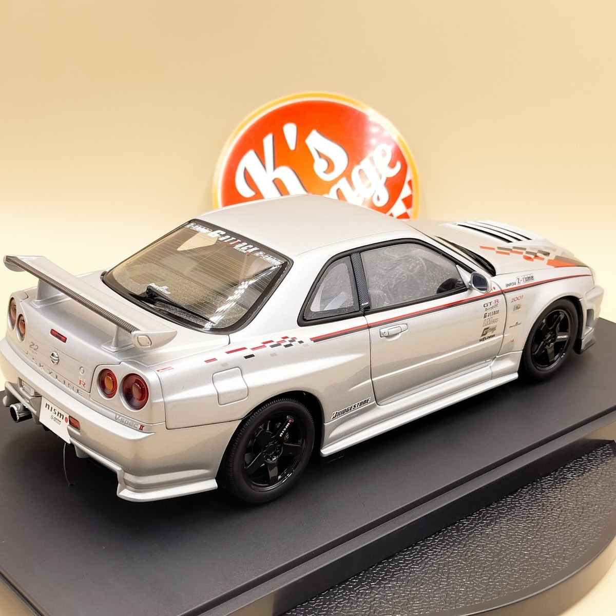 AUTOart 1/18 Nissan Skyline GT-R R2 nismo Z-Tune Version AUTOart 1/18 Nissan Skyline GT-R R2 nismo Z-Tune Version