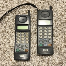 Vintage GTE Oki UM9032 80/90 s Mobile Brick Phone Set of 2