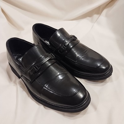 Madison Avenue Black Leather Youth Dress Shoes Size 2M