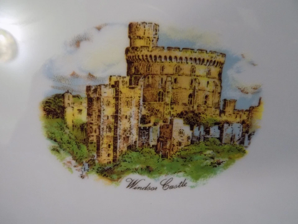 Plato de cena de porcelana de hueso con borde azul dorado rococó RARO Inglaterra Castillo de Windsor Foto 4 de 4