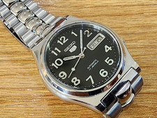 RARE Vintage Seiko 5 7009 Automatic Black Dial Arabic Numbers Gents Military.