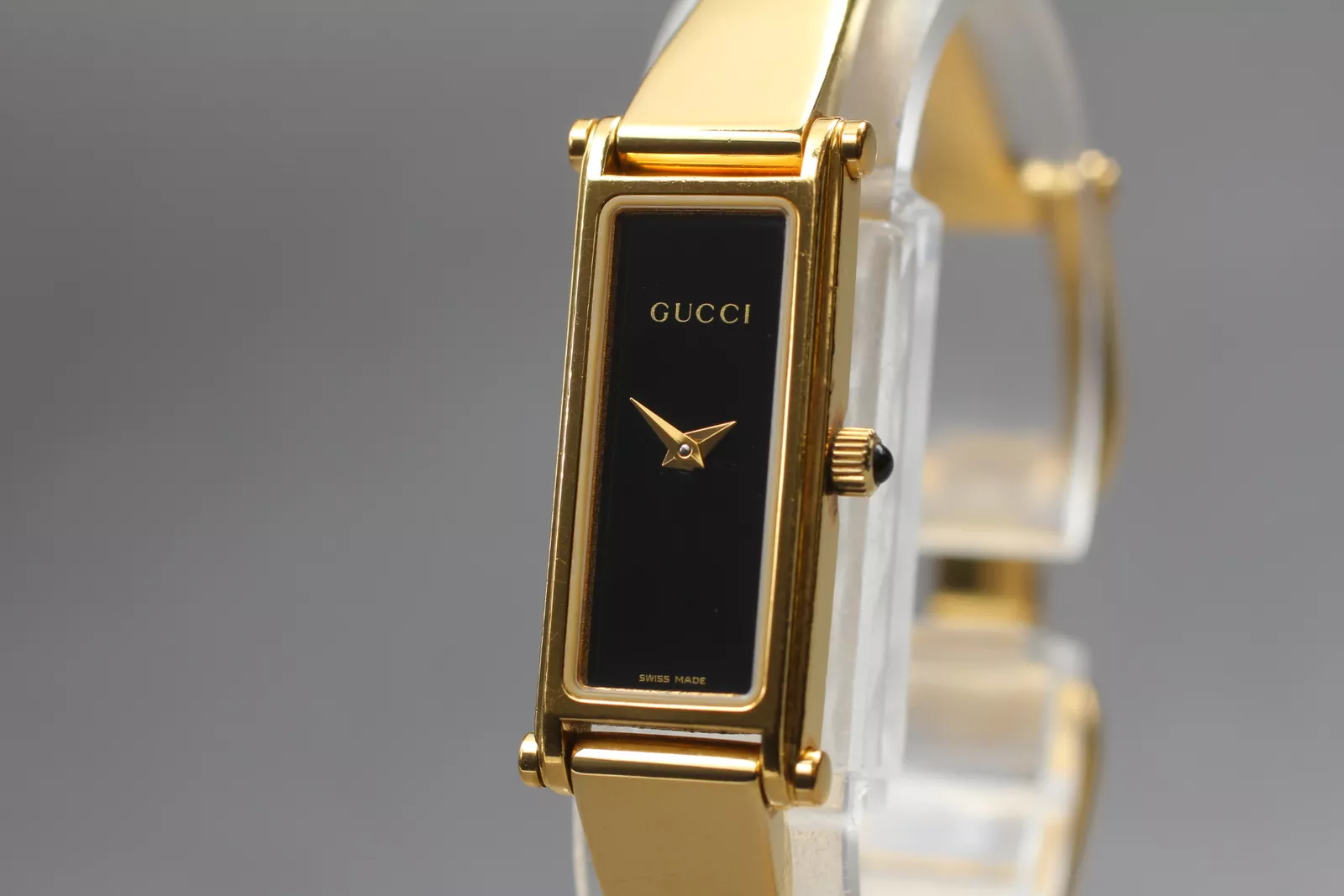 [Presque comme neuve] Montre femme vintage GUCCI 1500L bracelet or noir quartz du JAPON