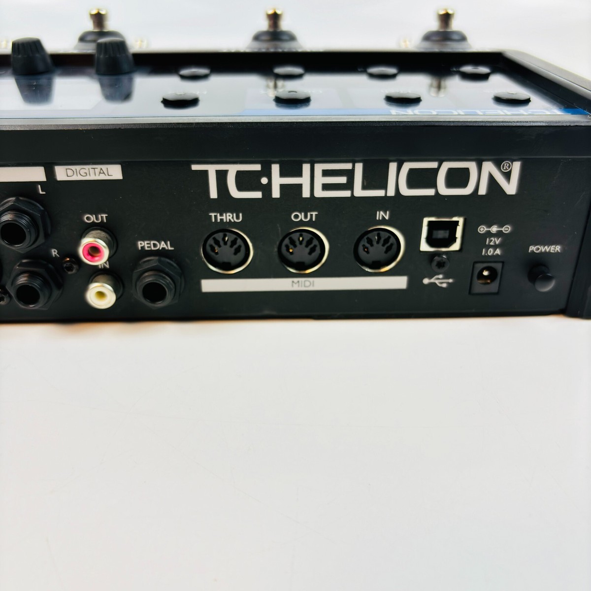 TC-HELICON VOICELIVE 2 Vocal Multi-Effects Processor Pedal