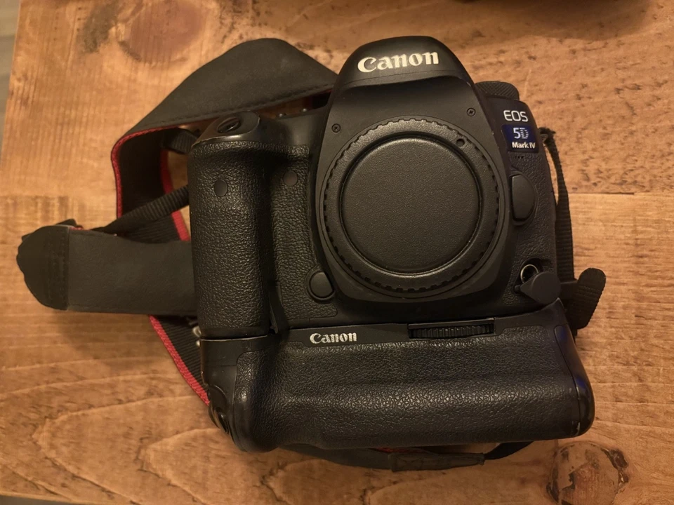 Canon EOS 5D Mark IV, photo 1 of 3