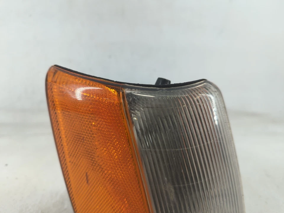 1984-1996 Jeep Cherokee Passenger Right Oem Head Light Headlight Lamp BX1SC - Image 2 of 4