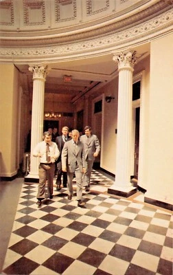President JIMMY Carter & Aides la Visite Politique Dirigeants sur Le Hill - Photo 1/2