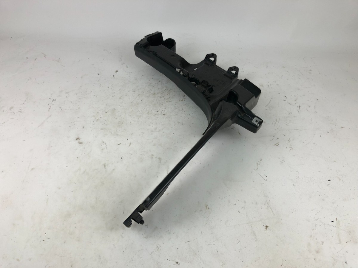BMW X5 Series F15 Rear Bumper Right Side Corner Mount Bracket