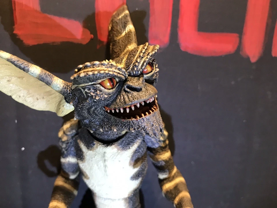NECA Ultimate Gremlin “Ultra Realista” Personalizado Pintado En Caja Original Foto 3 de 4