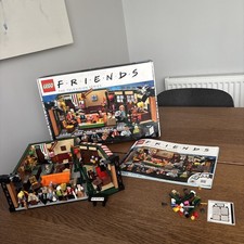 Lego Friends Central Perk (21319)  full complete with box and instructions. 