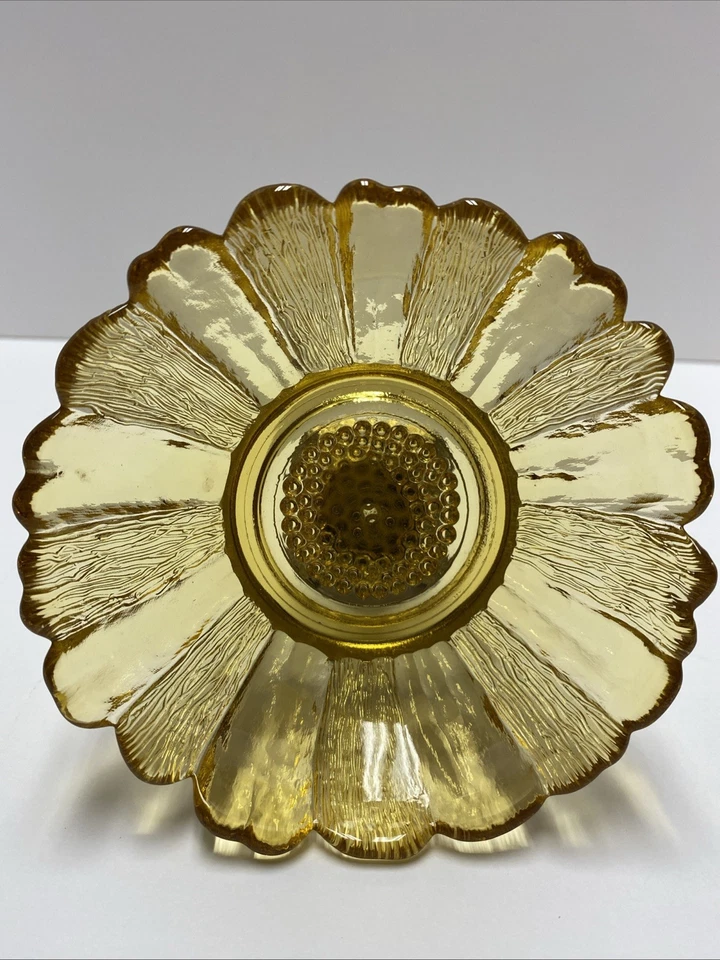 BUGIGANGA DE SABONETEIRA VINTAGE VIDRO ÂMBAR FLOR METAL PEDESTAL MCM BOHO DECORAÇÃO RETRÔ - Imagem 3 de 4