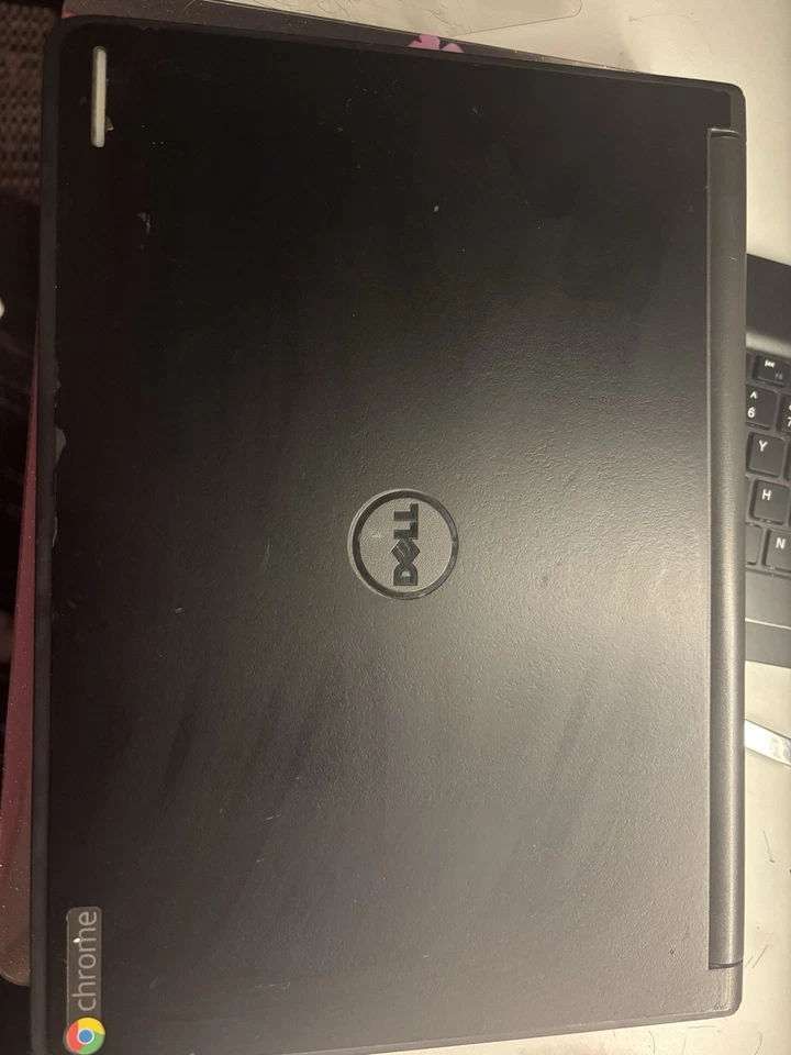 Dell Chromebook 11 3120 11.6" 16 GB Intel Celeron 1.60 GHz 2 GB - Black - Image 3 of 4