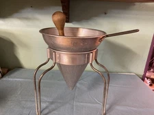 Wearever colander / seive for juice with wood  pestle very good USA