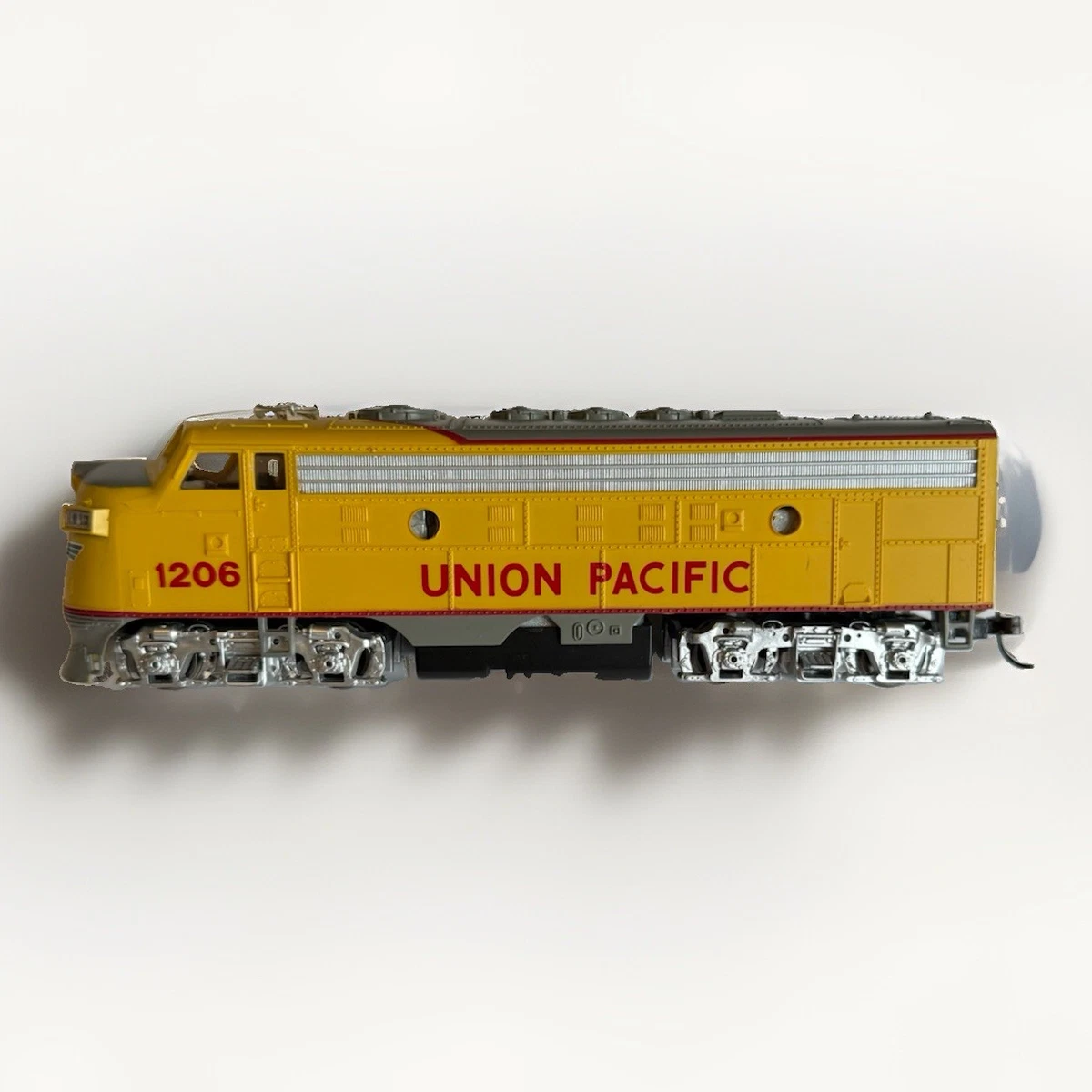 Bachmann HO Union Pacific Railroad Yellow Model Railroad