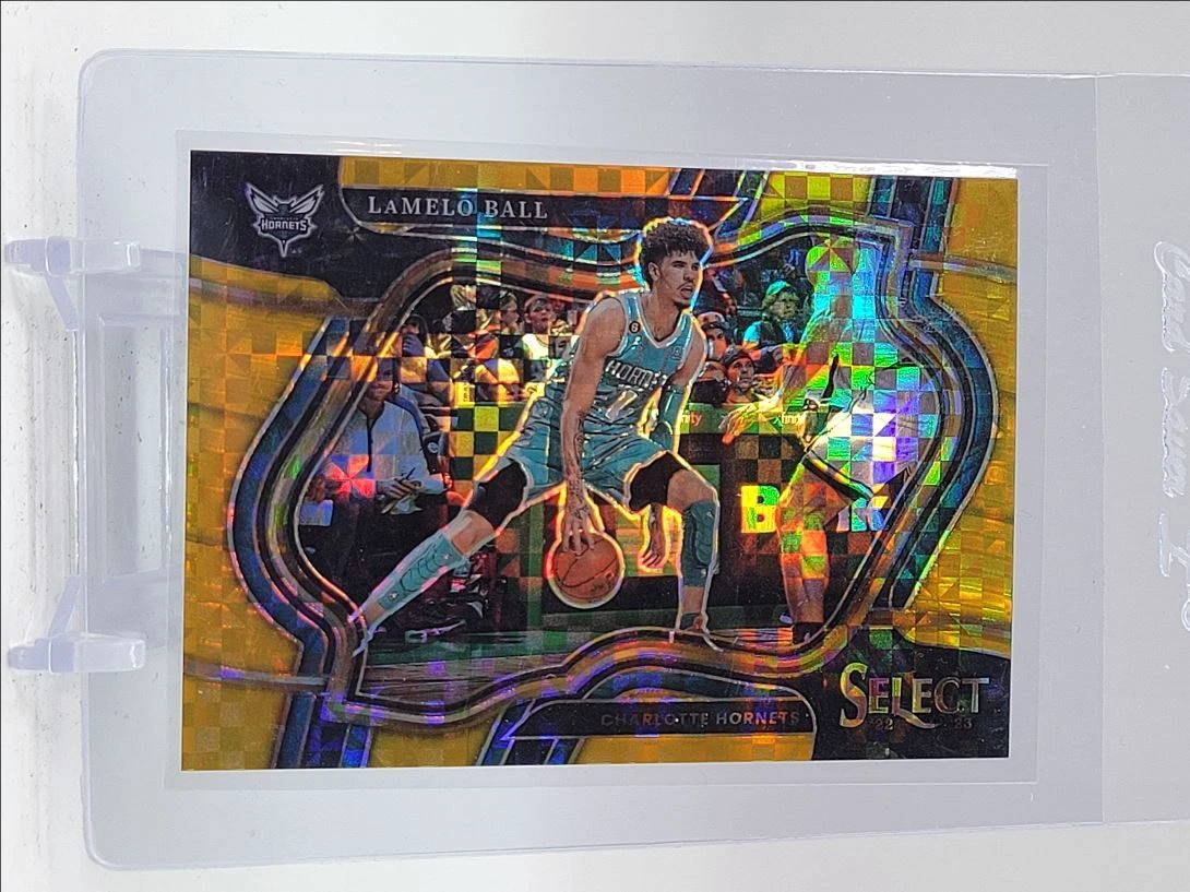 LAMELO BALL 2022-23 SELECT COURTSIDE GOLD CHARLOTTE HORNETS /10 Q0939