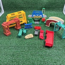 Thomas  Friends Miscellaneous Bridges Plastic 11 Pieces