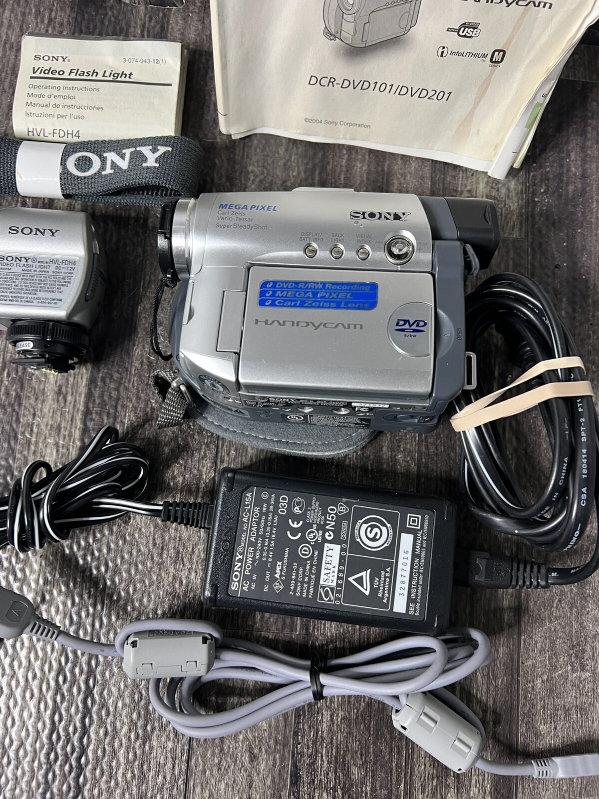 Sony Handycam DCR-DVD201 Mini DVD Digital Video Recorder Camcorder