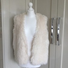 Cream Shaggy Fur Gilet. BNWT. XS (8/10)