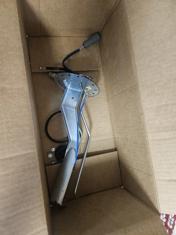 Soporte de suspensión de bomba de combustible genuino OEM Toyota 23206-35121 camioneta 1989-1991 Foto 4 de 4