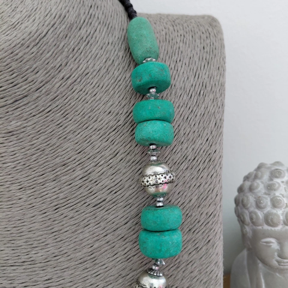 Vintage Necklace Green Stone Beads Black Glass Hippy Bohemian Jewellery - Image 3 of 4