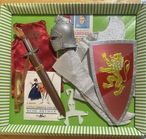 Ken and BARBIE as Camelot’s King Arthur & Queen Guinevere 1999 NRFB 74299238802