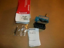 Honeywell Micro Switch Roller Plunger Limit Switch BZE6-2RQ8, 15A @ 600V AC IP66