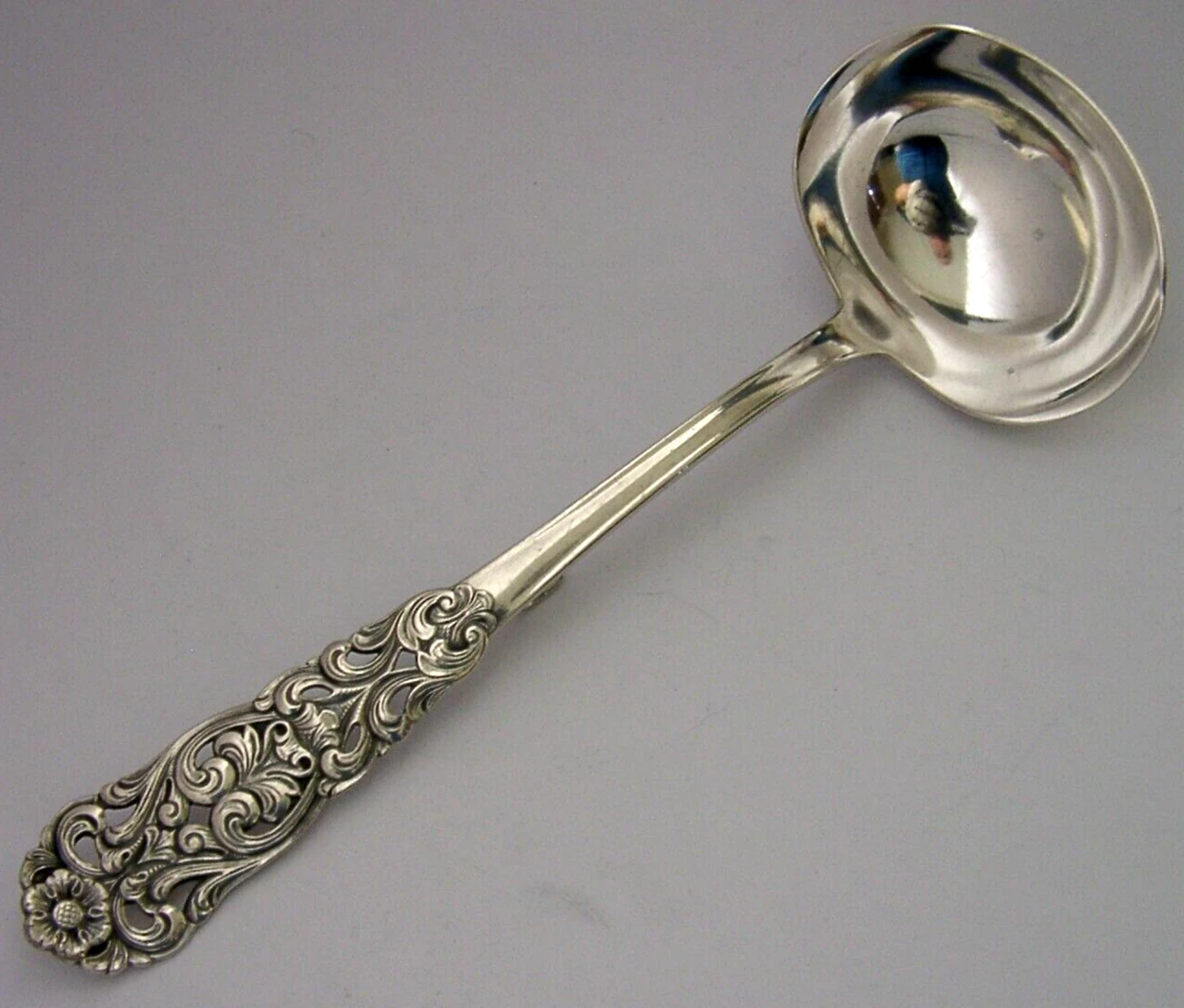 52g NORWEGIAN 830S SOLID SILVER HOOKED BACK SAUCE LADLE c1930 VALDRES PATTERN
Opens in a new window